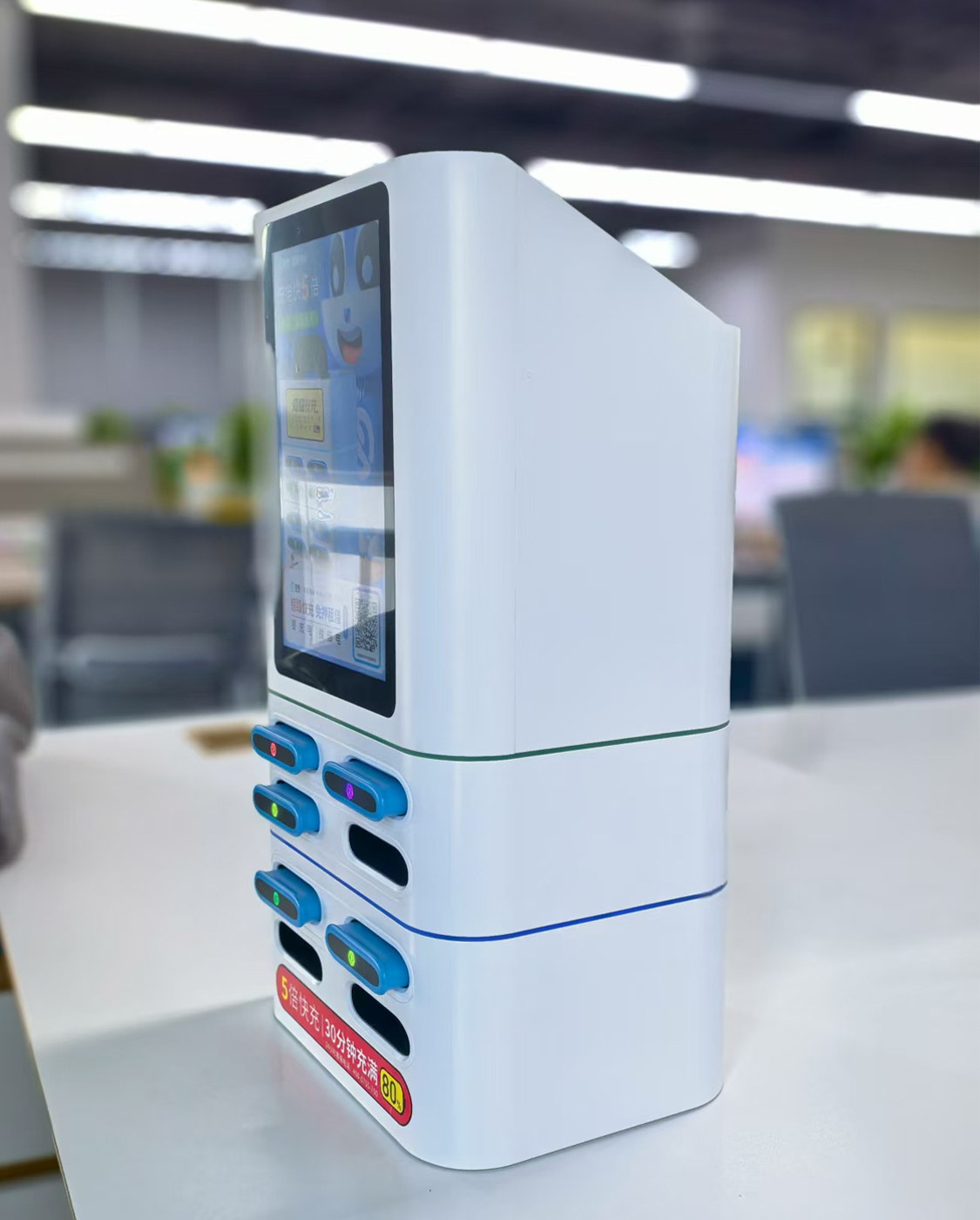 小屏幕机柜2.jpg